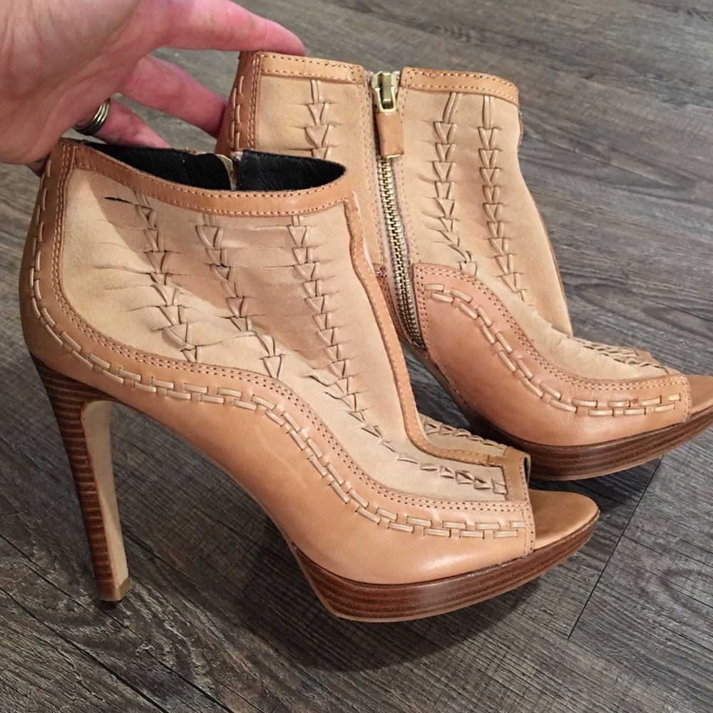Vince Camuto Tan Leather Heels